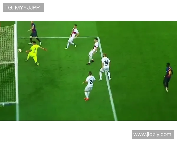 为足球明星精心擦拭球鞋的幕后故事与感人瞬间 为足球明星精心擦拭球鞋的幕后故事与感人瞬间